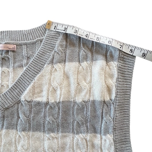 SO Women's Wide Stripe Cropped Cable Knit V Neck Acrylic Sweater Vest Size L - Picture 7 of 8